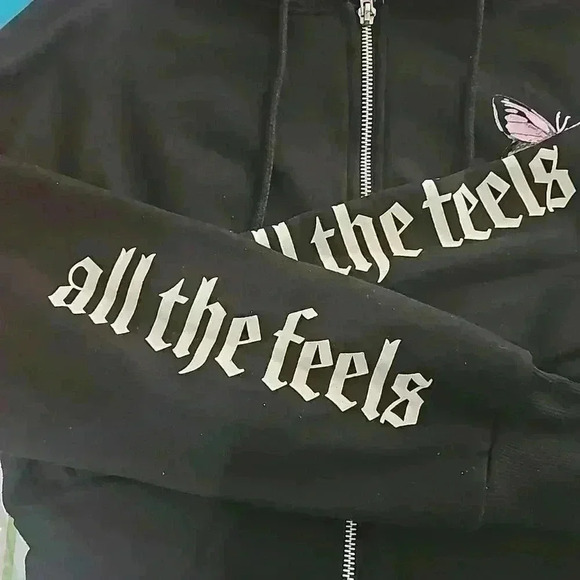 Faded Rose Cropped hoodie - Picture 8 of 9